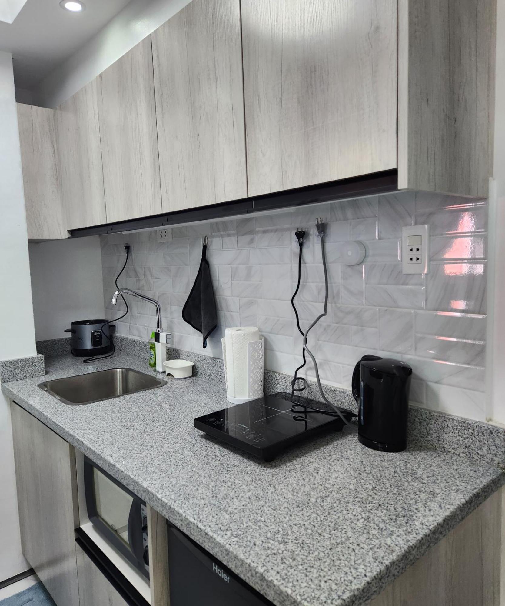 Condo Azur Suites B207 Near Airport, Netflix, Stylish, Cozy With Swimming Pool Lapu-Lapu City Eksteriør bilde